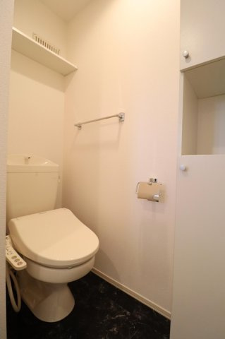 Aznable Aのトイレ|※別のお部屋の参考写真です