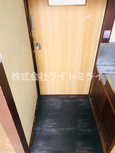 南大塚コーポの玄関