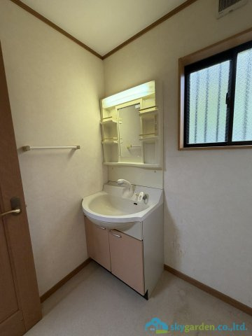 厚木市栄町2丁目　中古戸建　の独立洗面台