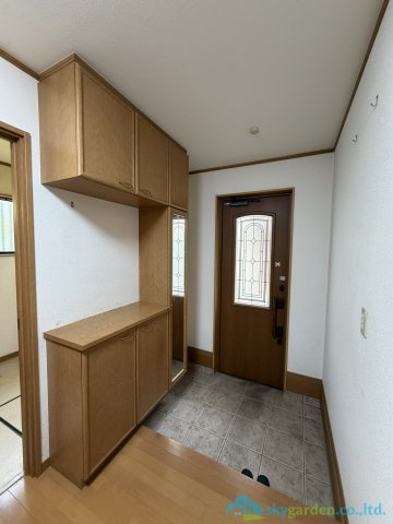 厚木市栄町2丁目　中古戸建　の玄関