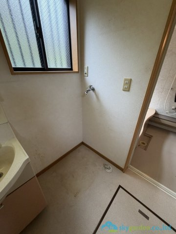 厚木市栄町2丁目　中古戸建　のランドリースペース