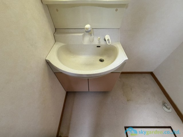 厚木市栄町2丁目　中古戸建　の独立洗面台