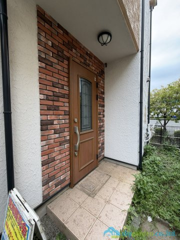 厚木市栄町2丁目　中古戸建　の玄関