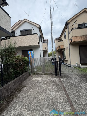 厚木市栄町2丁目　中古戸建　の駐車場