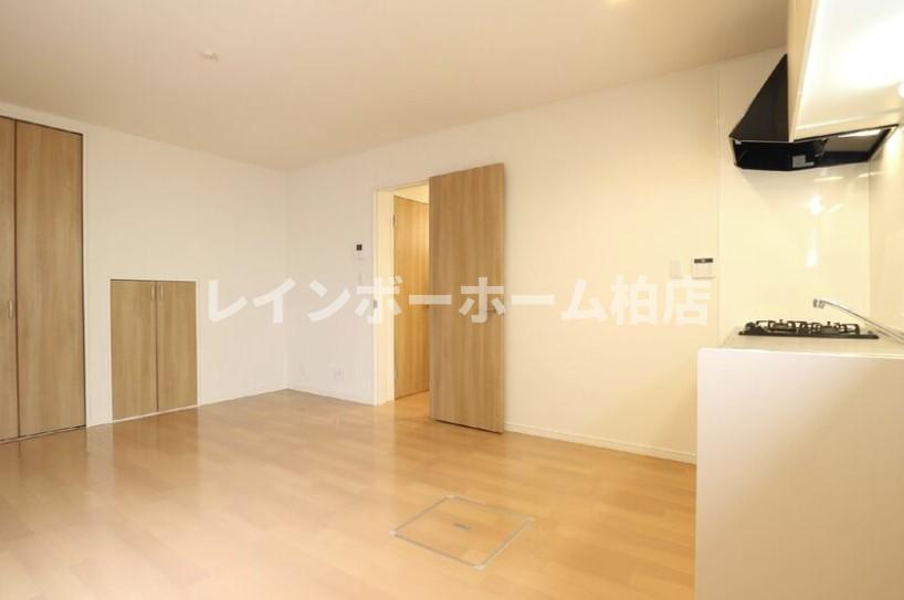フルリノベーション！清潔感のあるお部屋で新生活♪の居間・リビング|居間です