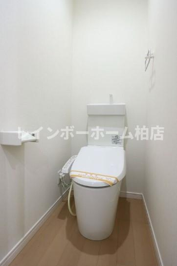 フルリノベーション！清潔感のあるお部屋で新生活♪のトイレ|コンパクトで使いやすいトイレです