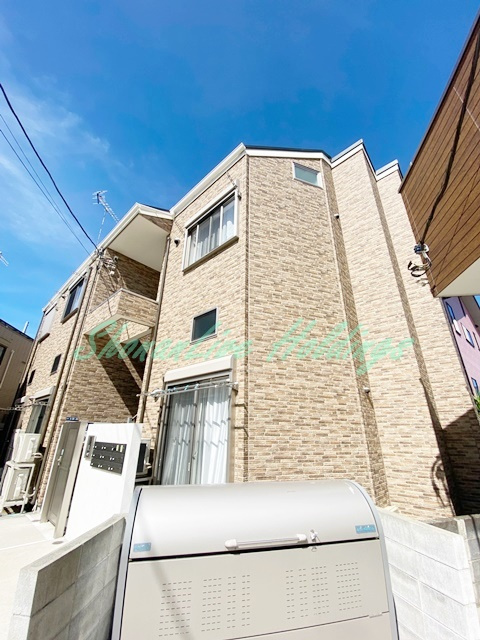 茅ヶ崎市赤松町のアパートの外観