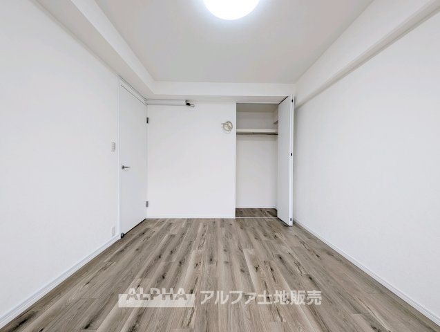 武蔵野拝島ハイツのキッチン|【Feel at Home】
◆自然と居場所になる◆料理をしながら会話が広がる、家族との時間を大切にできるキッチン。空間全体に統一感があり、住まいにやさしいぬくもりを感じられます。