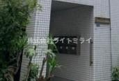 アーバン関沢のエントランス
