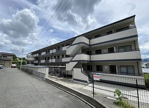 河内長野市西之山町　収益マンション