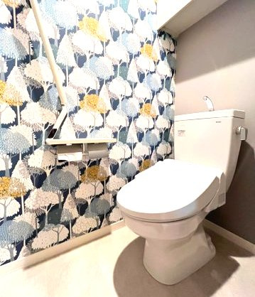 泉大津市昭和町の賃貸マンションのトイレ|落ち着いた色調のトイレです