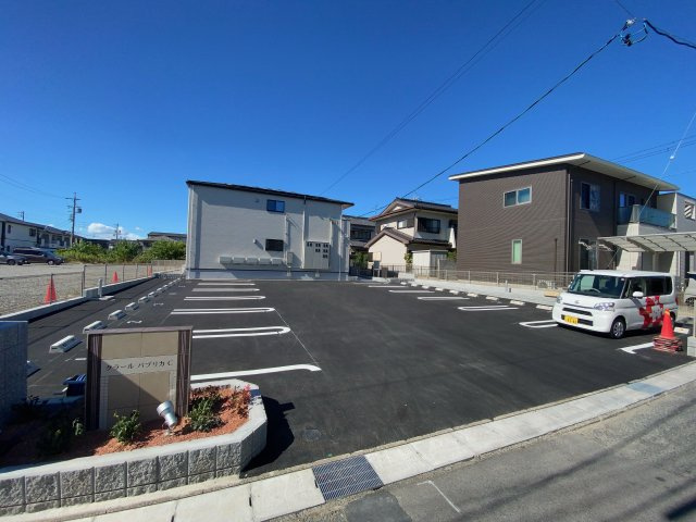 クラールパプリカCの駐車場