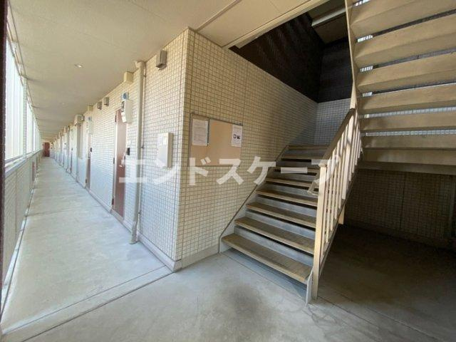 エメラルドグリーンのロビー|高崎、前橋、伊勢崎エリアのお部屋探しはエンドスケープまで！お客様の理想お聞かせ下さい♪