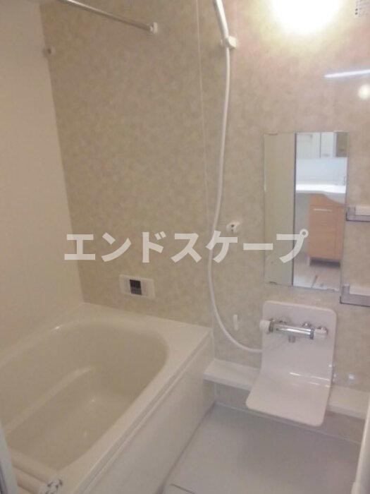 エメラルドグリーンの浴室|高崎、前橋、伊勢崎エリアのお部屋探しはエンドスケープまで！お客様の理想お聞かせ下さい♪
