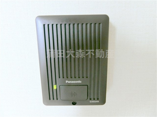 ルポリテの玄関