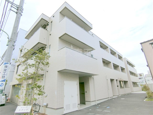 ルポリテの外観|2017年3月築　鉄骨造地上3階建て1DK.1LDK総戸数19戸1ギガの光インターネット無料の賃貸マンション　東急多摩川線矢口渡駅最寄りの東京都大田区多摩川1丁目