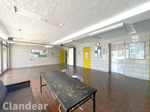 白鳥ダイヤモンドマンションのロビー|ドキドキの新生活も、安心してスタート。ぴったりの住まいを見つけませんか？クランディアが一緒に住まい選びをサポートします‼　まずは、お気軽にお問合せください　＃クランディア