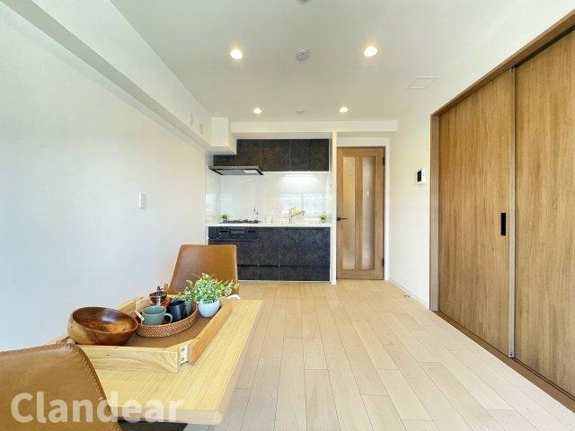 白鳥ダイヤモンドマンションの居間・リビング|ドキドキの新生活も、安心してスタート。ぴったりの住まいを見つけませんか？クランディアが一緒に住まい選びをサポートします‼　まずは、お気軽にお問合せください　＃クランディア