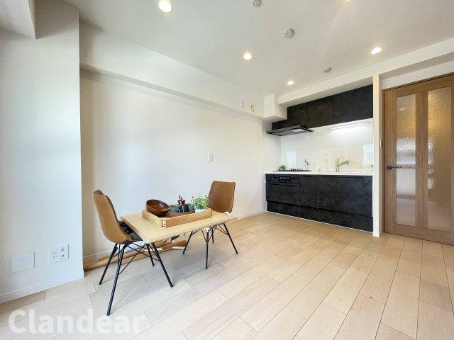 白鳥ダイヤモンドマンションの居間・リビング|ドキドキの新生活も、安心してスタート。ぴったりの住まいを見つけませんか？クランディアが一緒に住まい選びをサポートします‼　まずは、お気軽にお問合せください　＃クランディア