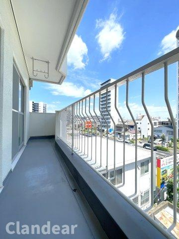 白鳥ダイヤモンドマンションのバルコニー|ドキドキの新生活も、安心してスタート。ぴったりの住まいを見つけませんか？クランディアが一緒に住まい選びをサポートします‼　まずは、お気軽にお問合せください　＃クランディア