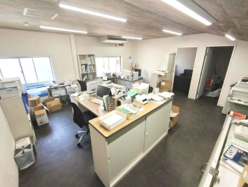 稲荷１丁目倉庫の内装