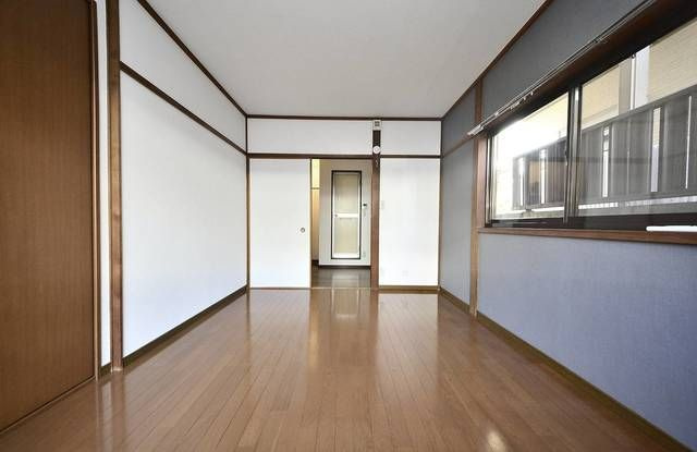 ステップ北大塚の洋室