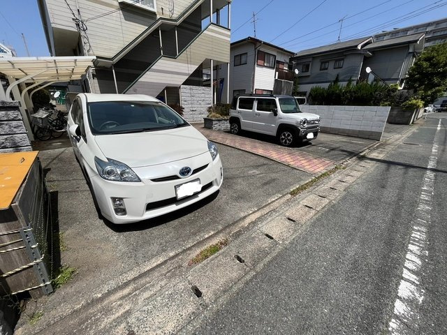シティベール春日の駐車場