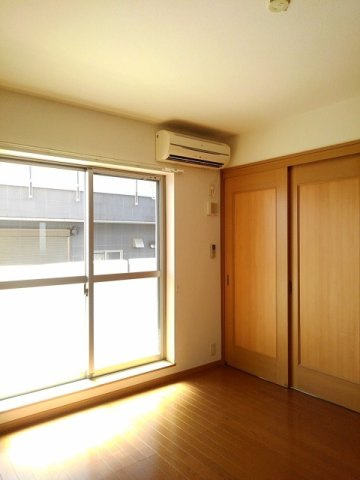 クラール小坂井の居間・リビング