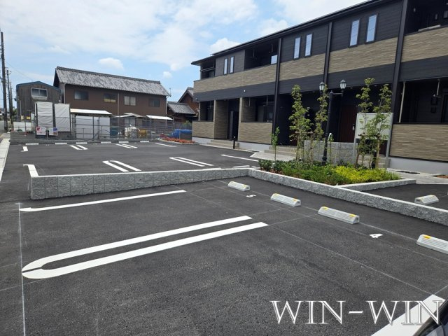 ソルグレンタの駐車場