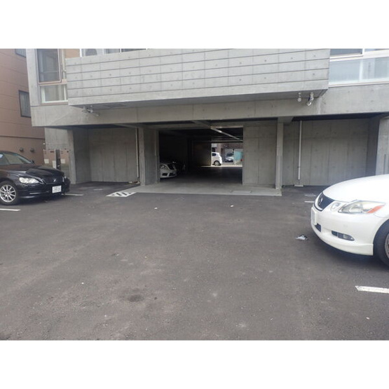 【駐車場】GLASS山鼻EAST