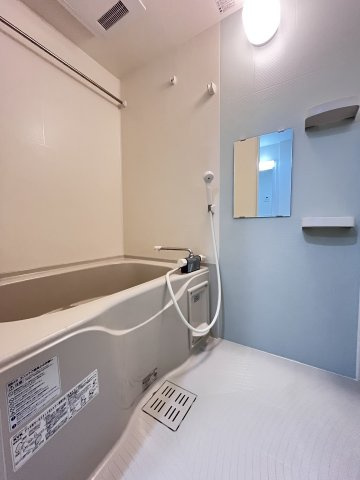 大阪市城東区放出西３丁目のアパートの浴室