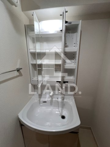 LIBTH博多住吉PREMIER　住吉小学校区の洗面所|LIBTH博多住吉PREMIER
※同シリーズ物件の内装