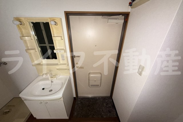 レジデンス緑橋の玄関