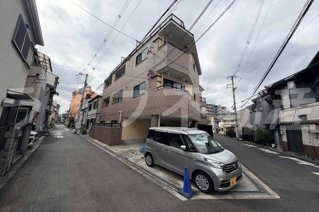 レジデンス緑橋の駐車場