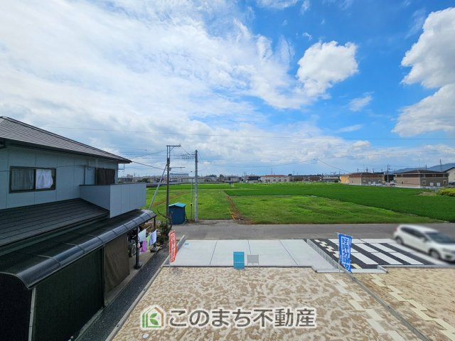 いろどりアイタウン栃木市大宮町22-P2の展望|近隣に高い建物がないので、日差しもしっかりと確保できます。
お庭が広いので、陽当り・解放感◎になっております！