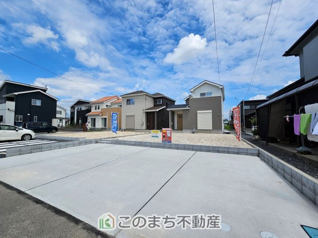いろどりアイタウン栃木市大宮町22-P2の駐車場|お車駐車スペース３台分ご用意しております♪