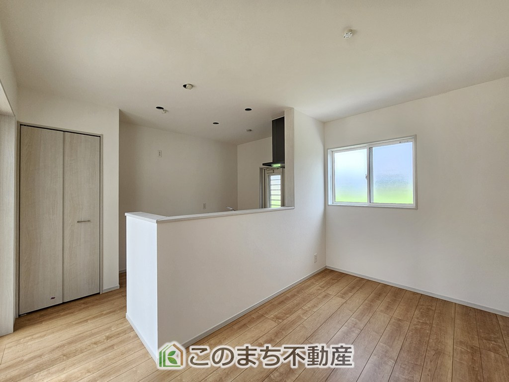 いろどりアイタウン栃木市大宮町22-P2の内装|居室のサッシにはペアガラスを採用しております。高い断熱性による省エネと結露対策に有効です。