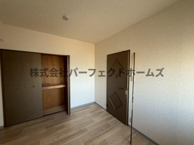 グランドヴィラ香里の洋室|落ち着いた色調の洋室です