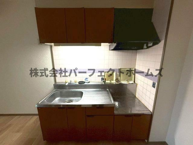 グランドヴィラ香里のキッチン|コンパクトなキッチンで掃除もラクラク