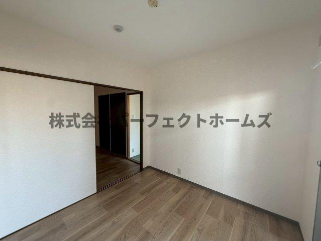 グランドヴィラ香里の洋室|使い勝手のいい洋室です