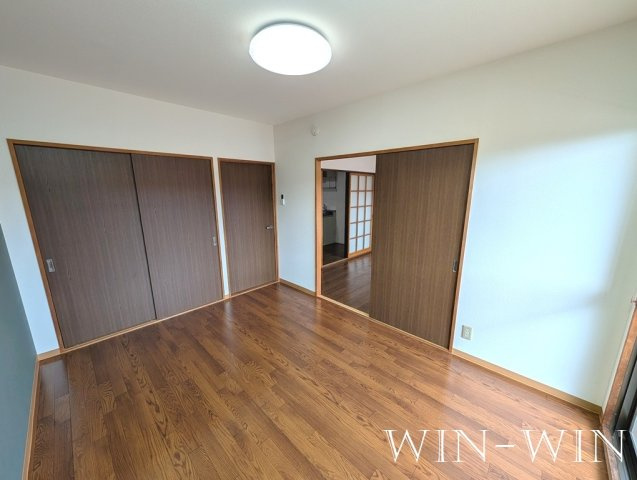 フリーダムコート 弐番館の寝室