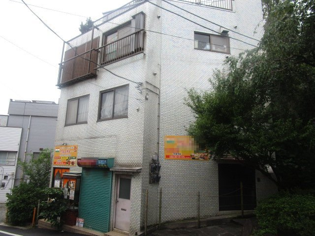 横浜市南区弘明寺町の店舗一部