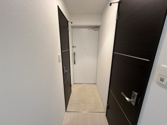 グランデージ池田栄本町の玄関