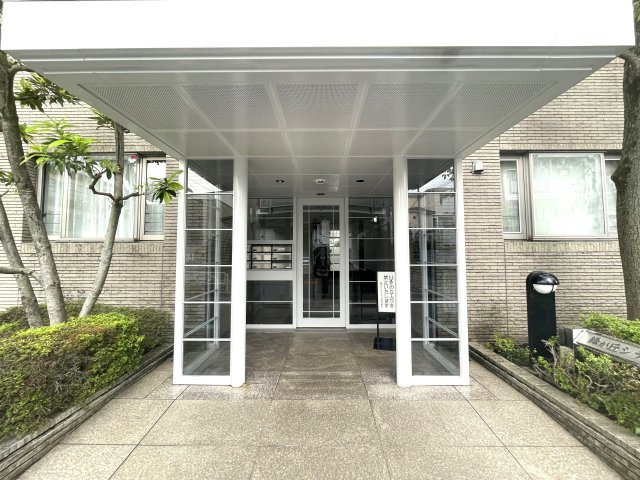緑が丘シティハウス　中２階相当のエントランス