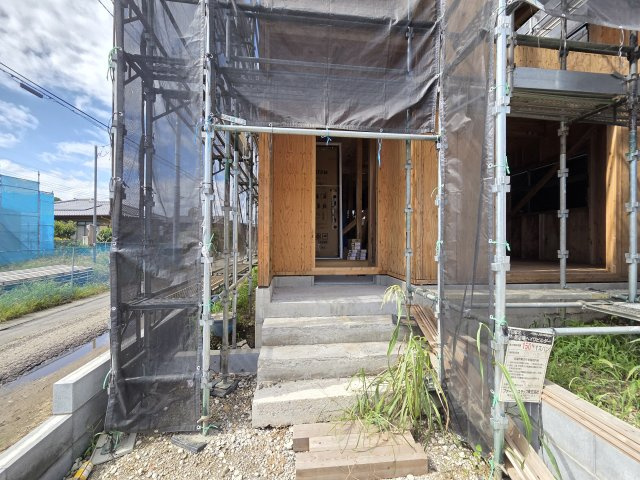 新築　太田市市場町第6　1号棟　Cradle Gardenの玄関|現地写真　TVモニタードアホン付きなので防犯面も安心です！