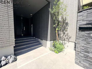 Urban RISM Court 西宮北口のエントランス