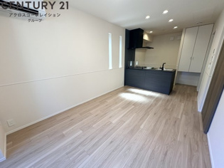 Urban RISM Court 西宮北口の居間