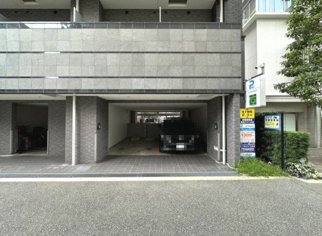 プレサンス梅田東ディアロの駐車場