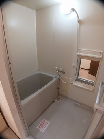 ウエストコートＴＡＮＩＧＡＭＩの浴室|お風呂です