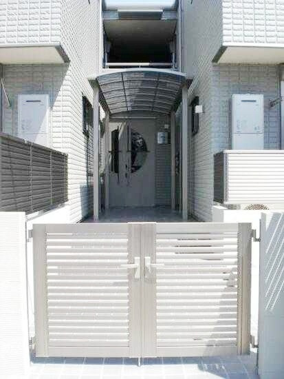 Ｍａｉｓｏｎ・Ｄｅ・Ｆｏｎｔａｉｎｅ(メゾンドフォンテーヌ)のエントランス